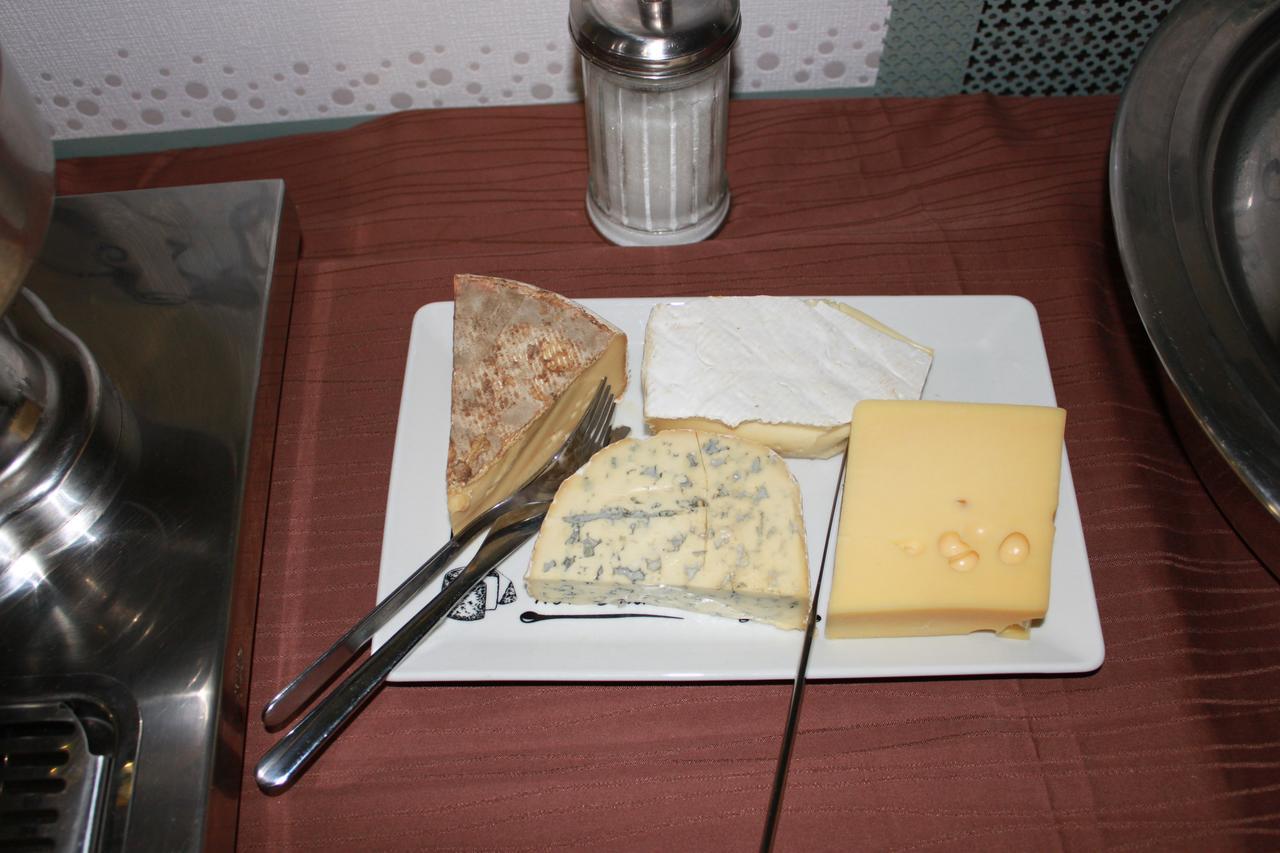 拉多尔酒店餐厅 Vertolaye 外观 照片